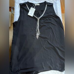 Black sleeveless shirt